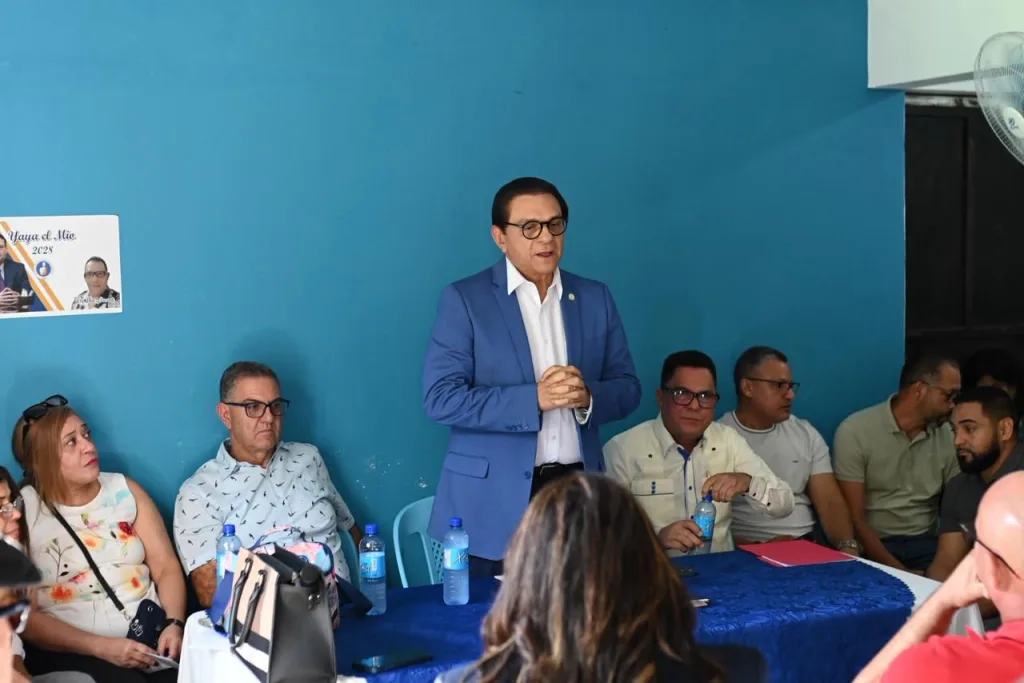 Daniel Rivera escucha necesidades de Jánico en jornada de consultas municipales Daniel Rivera escucha necesidades de Janico en jornada de consultas municipales