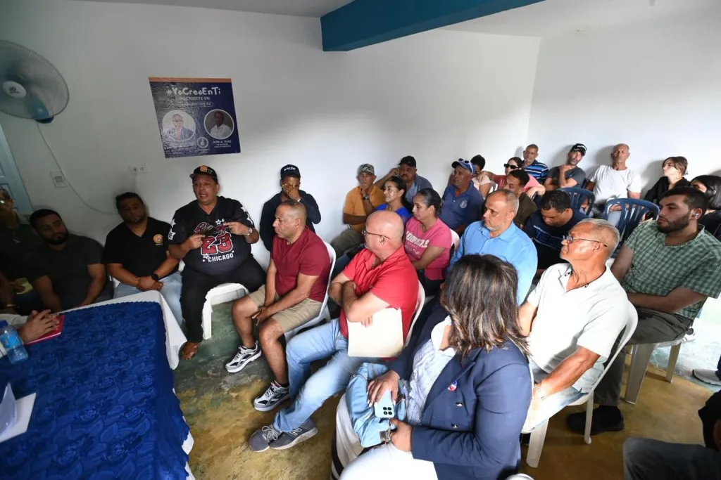 Daniel Rivera escucha necesidades de Jánico en jornada de consultas municipales Daniel Rivera escucha necesidades de Janico en jornada de consultas municipales1