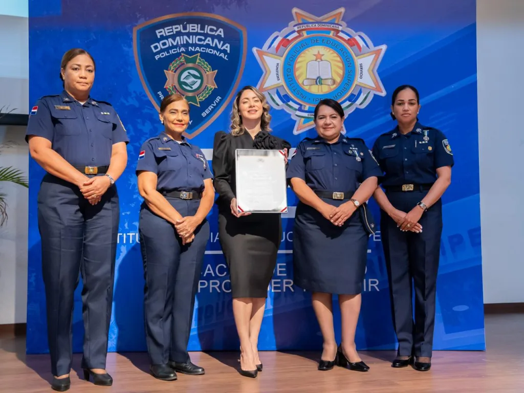 Policía Nacional fortalece liderazgo femenino con jornada formativa para más de mil aspirantes Policia Nacional fortalece liderazgo femenino con jornada formativa para mas de mil aspirantes1