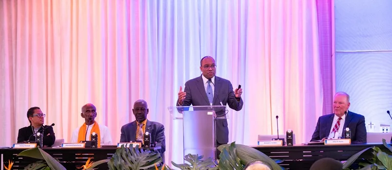 La Iglesia de Jesucristo participó en simposio regional sobre libertad religiosa celebrado en Punta Cana Élder Ahmad S. Corbitt, Setenta Autoridad General y miembro de la Presidencia del Área del Caribe de la Iglesia de Jesucristo de los Santos de los Últimos Días durante el Simposio de Libertad Religiosa.