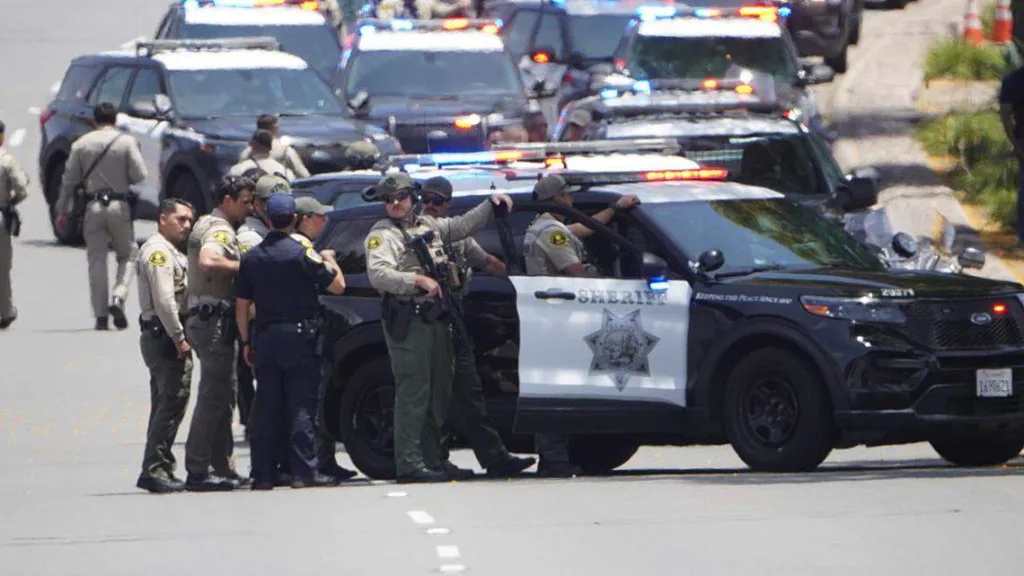 Ataque armado en mezquita de San Diego deja cinco muertos y alarma a comunidad musulmana Tiroteo en el Centro Islamico de San Diego deja cinco muertos