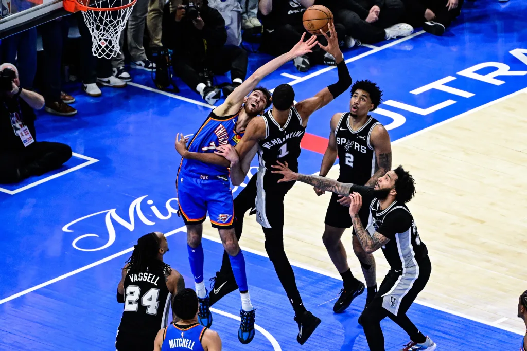 Wembanyama lleva a los Spurs de regreso a la élite y conquista el Oeste Wembanyama lleva a los Spurs de regreso a la elite y conquista el Oeste