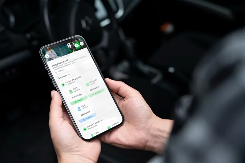 Evergo lanza su nueva app recargada con funcionalidades para transformar la experiencia de carga de vehículos eléctricos WhatsApp Image 2026 05 11 at 10.10.36 AM