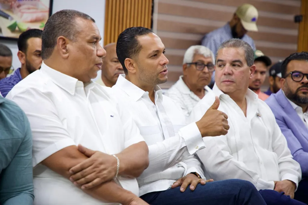 Gobierno acelera obras en Licey al Medio con alcantarillado sanitario avanzado en un 85 % juan lucas alba grupo superlaba eljacaguero
