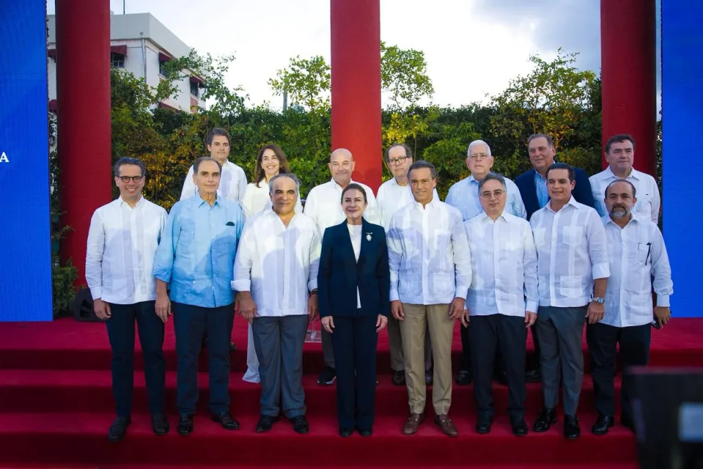 Abinader y Carolina Mejía entregan moderno parque deportivo que transforma el litoral de Santo Domingo Abinader y Carolina Mejia entregan moderno parque deportivo que transforma el litoral de Santo Domingo