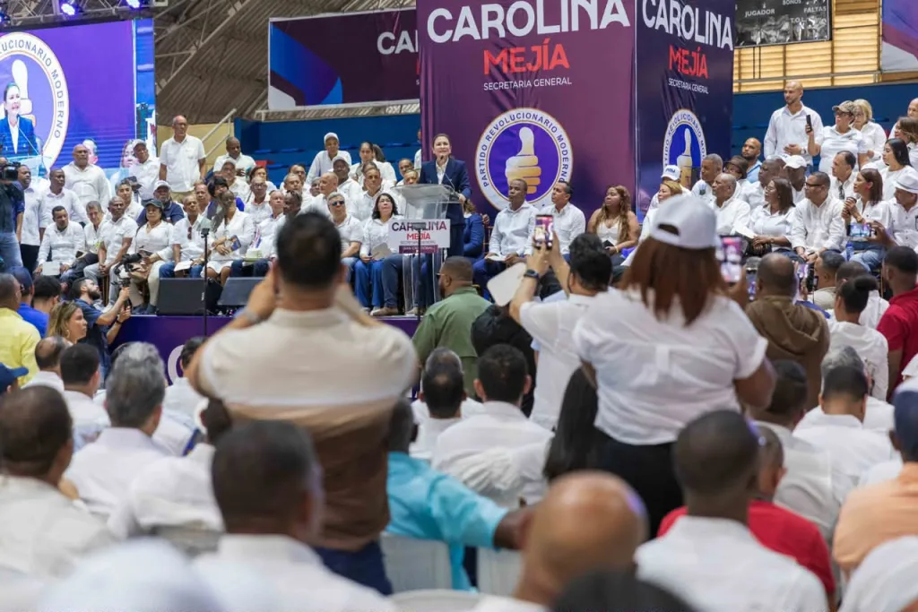Carolina Mejía reafirma liderazgo en San Cristóbal y llama a fortalecer la unidad del PRM Carolina Mejia reafirma liderazgo en San Cristobal y llama a fortalecer la unidad del PRM1