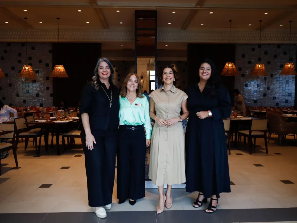 Hotel Santiago y Ágora Santiago Center impulsan una nueva visión turística para la Ciudad Corazón Expoturismo 2026 ejecutivos del Hotel Santiago Curio Collection by Hilton1