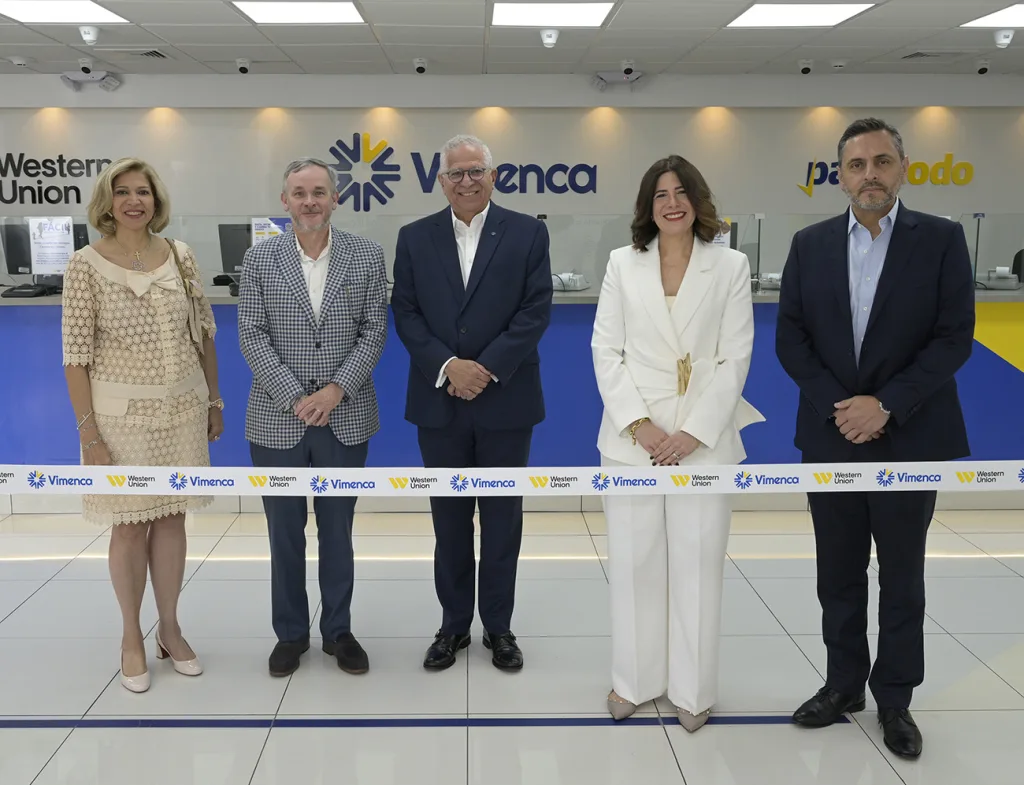 Vimenca moderniza su sede principal y celebra 37 años de alianza con Western Union Giselle Mendez Saba Devin McGranahan Victor Virgilio Mendez Saba Giselle Mendez Sued y Mauricio Garcia