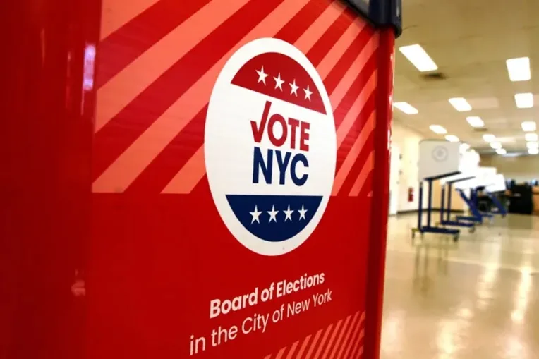 Inician votaciones anticipadas primarias democrata y república en NY escoger candidatos a gobernador, congreso, senado y asamblea estatal Inician votaciones anticipadas primarias democrata y republica en NY escoger candidatos a gobernador congreso senado y asamblea estatal