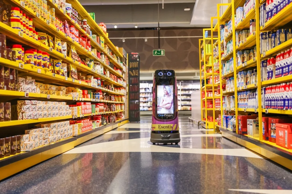 De la lucha contra el sargazo a liderar la revolución de la robótica comercial en República Dominicana Romulo Perez impulsa soluciones con inteligencia artificial en comercios y espacios comerciales a traves de su empresa One Origyn