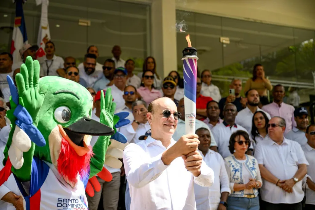 Santiago recibe la Antorcha de los Juegos Centroamericanos y del Caribe 2026 Santiago recibe la Antorcha de los Juegos Centroamericanos y del Caribe 2026