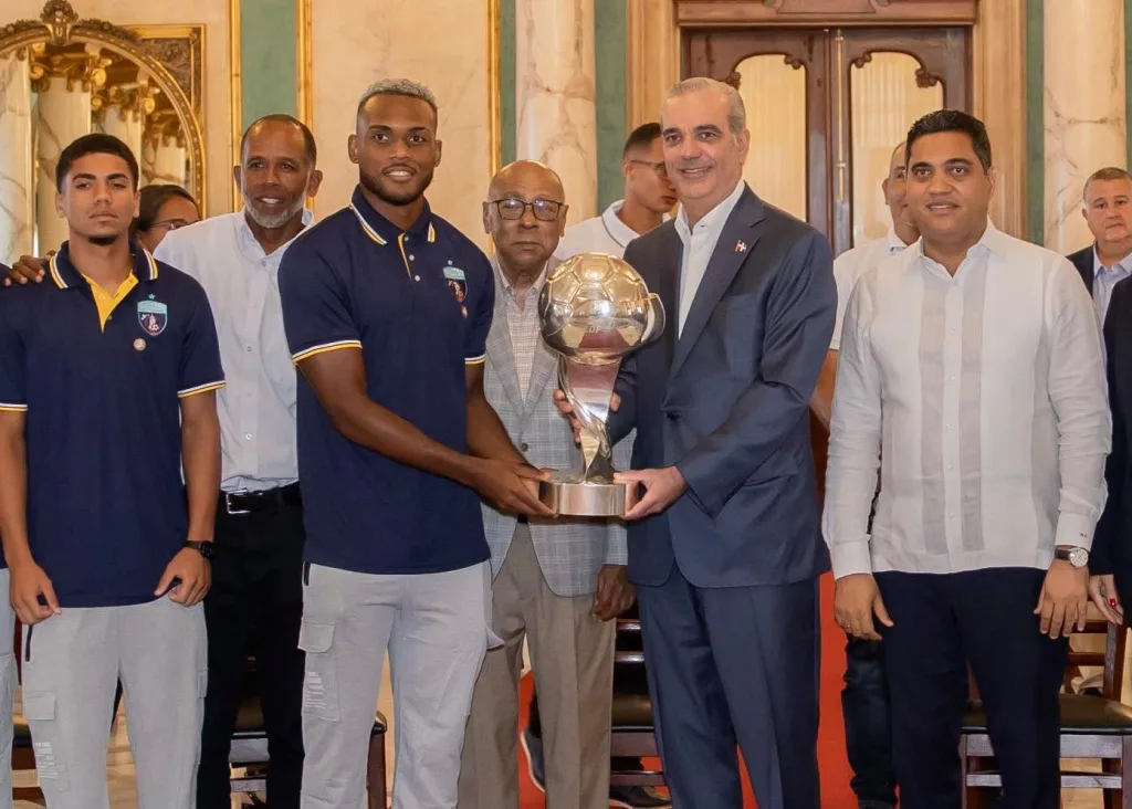 Abinader reconoce al Salcedo FC por su histórica conquista del título nacional Abinader reconoce al Salcedo FC por su historica conquista del titulo nacional