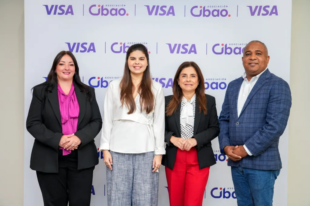 Asociación Cibao premia a dos clientes con exclusiva experiencia en Madrid Asociacion Cibao y Visa realizan sorteo