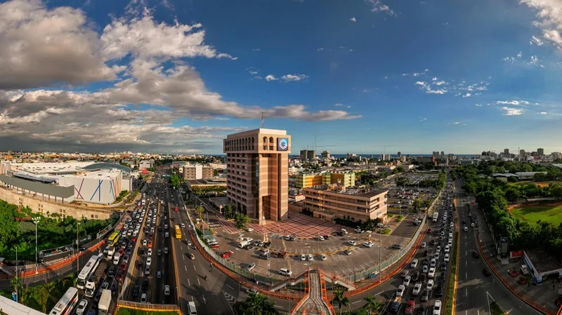 Banco Popular destina el 41% de su cartera comercial al financiamiento de las mipymes BPD 001 Torre Popular sede del Banco Popular Dominicano