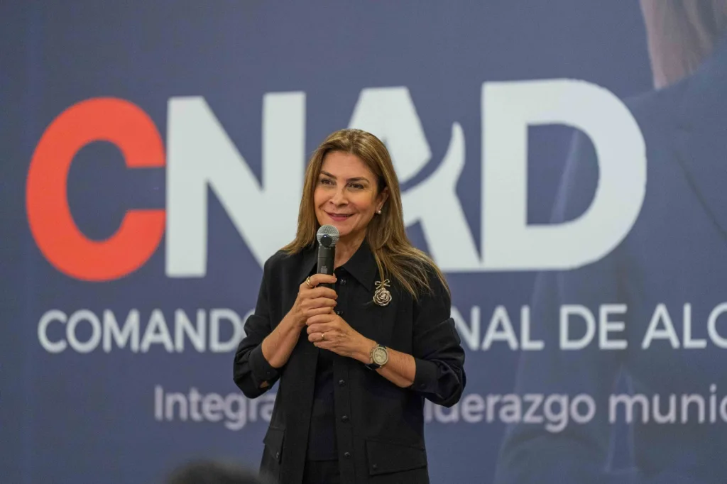 Carolina Mejía juramenta comando de alcaldes para fortalecer su proyecto presidencial Carolina Mejia