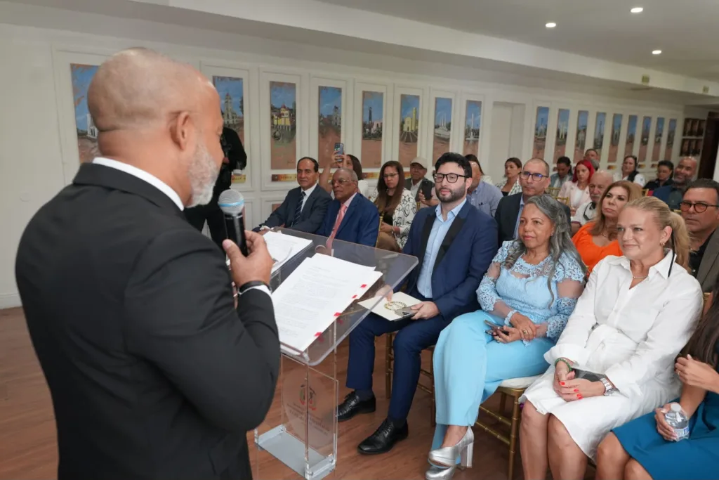 Consulado dominicano en Miami fortalece la promoción de la literatura entre la comunidad hispana Consulado dominicano en Miami fortalece la promocion de la literatura entre la comunidad hispana1