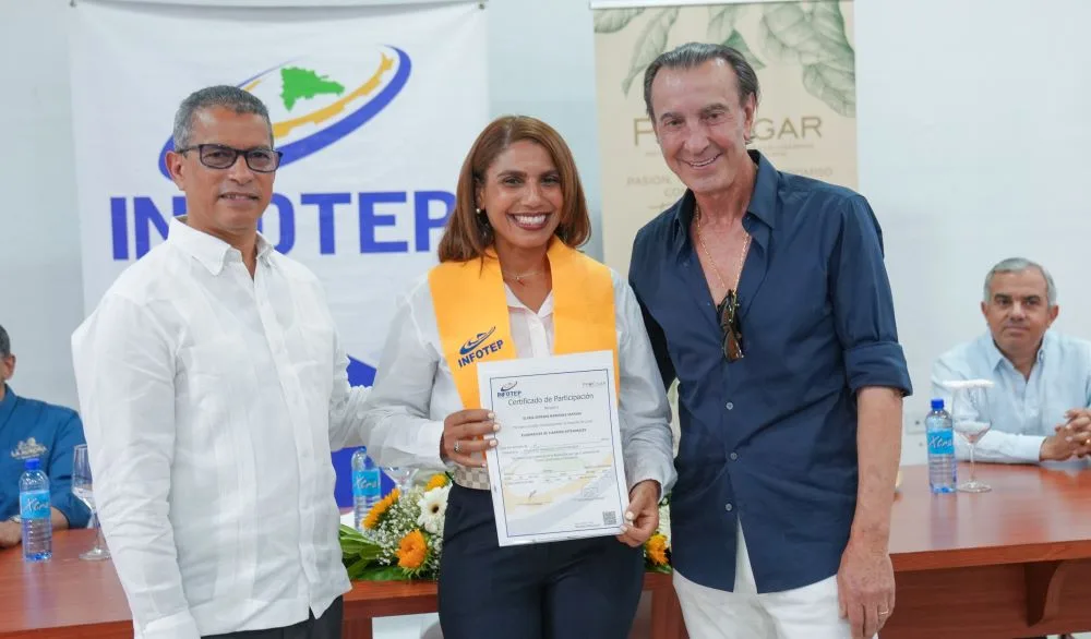 Escuela de Tabaqueros de Tamboril gradúa su primera promoción y fortalece el talento de la industria tabacalera Escuela de Tabaqueros de Tamboril gradua su primera promocion y fortalece el talento de la industria tabacalera