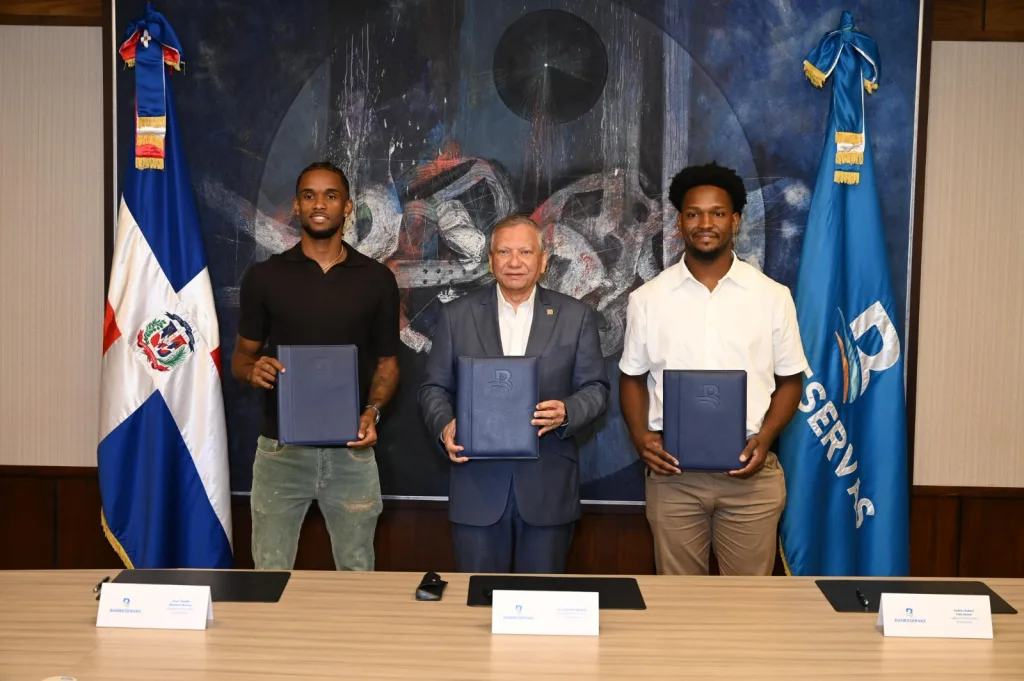 Banreservas suma a Jean Montero y Andrés Feliz como embajadores de su marca Jean Montero Leonardo Aguilera y Andres Montero