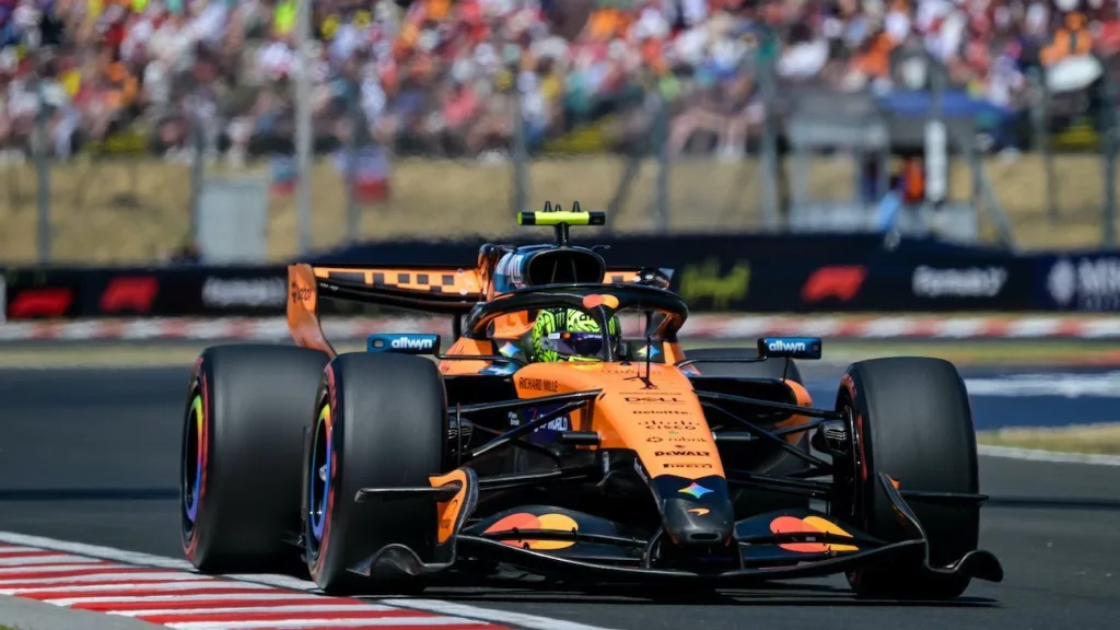 Norris devuelve a McLaren a la victoria en Hungría; Piastri abandona por falla mecánica Lando Norris