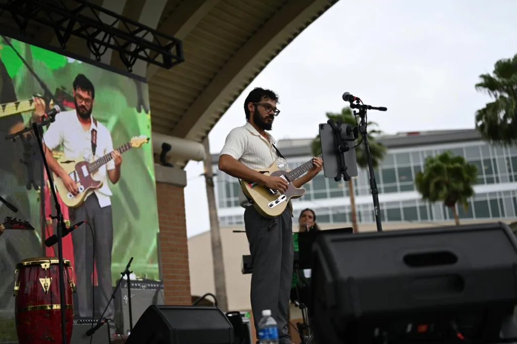 Luis McDougal deja en alto el talento dominicano en festival internacional de jazz en Texas Luis McDougal deja en alto el talento dominicano en festival internacional de jazz en Texas