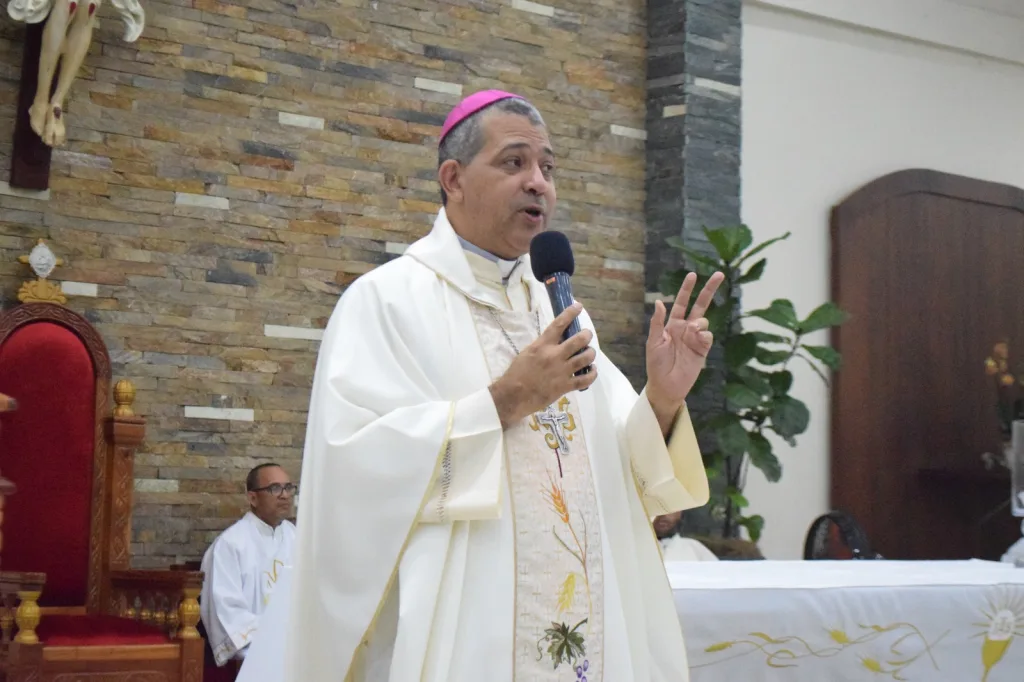 Monseñor Carlos Tomás Morel exhorta a combatir la vanidad y vivir con humildad Monsenor Carlos Tomas Morel exhorta a combatir la vanidad y vivir con humildad