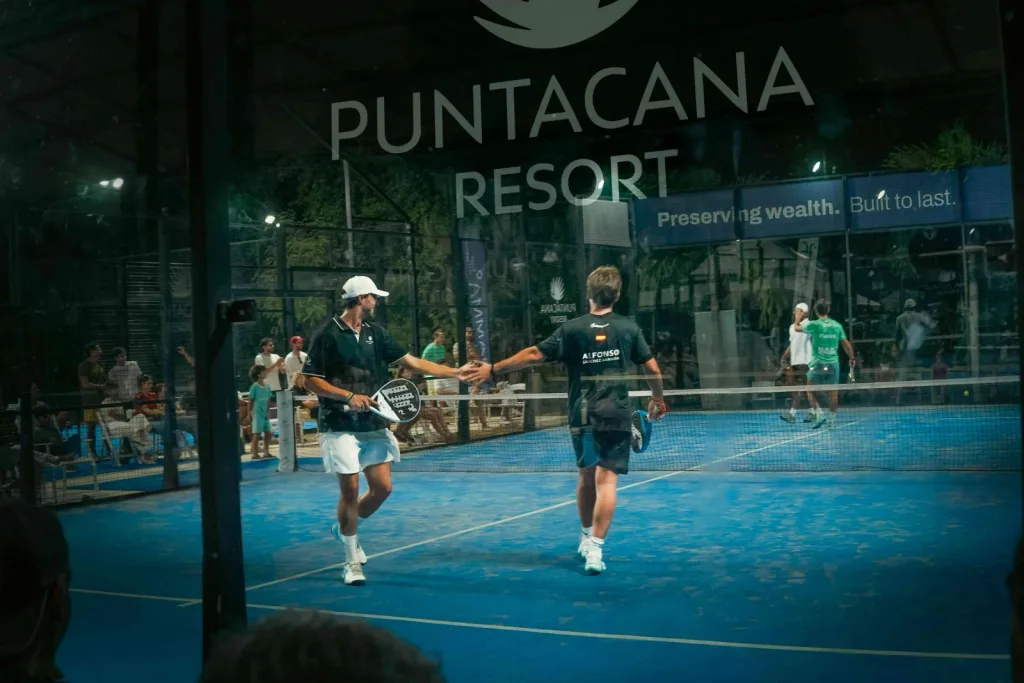 Puntacana Resort reunirá a Fernando Poggi en una exhibición especial de pádel abierta al público Oscar de la Renta Tennis Center en Puntacana Resort 2