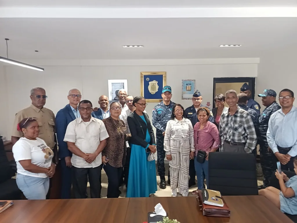 Pastores de Santo Domingo Este y Policia Nacional fortalecen alianza por la seguridad ciudadana