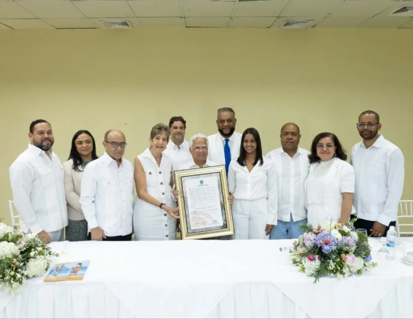 Sosúa reconoce a Luis López Ferreira como hijo adoptivo por su legado en el desarrollo turístico Sosua reconoce a Luis Lopez Ferreira como hijo adoptivo por su legado en el desarrollo turistico
