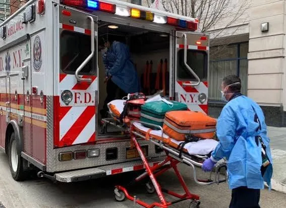Tres muertos, ocho hospitalizados, 54 dados de alta y 74 enfermos en el East Side de Manhattan; dominicanos residen en área Tres muertos ocho hospitalizados 54 dados de alta y 74 enfermos en el East Side de Manhattan dominicanos residen en area 1