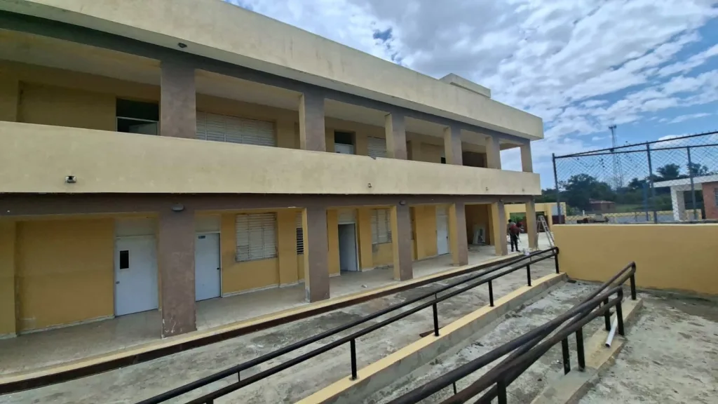 Gobierno prepara entrega de nuevo liceo en Elías Piña tras más de una década de espera liceo en Elias Pina tras mas de una decada de espera
