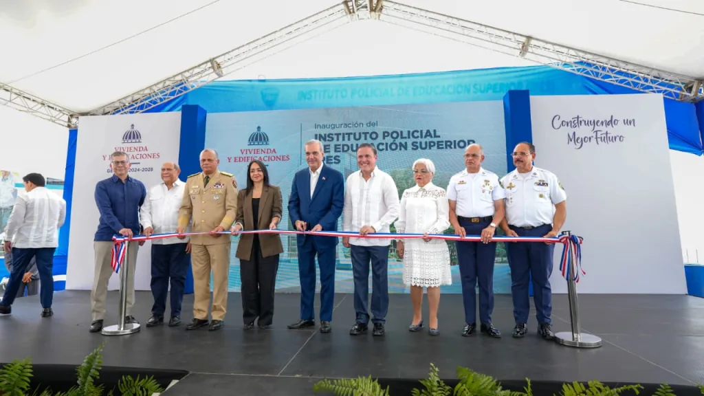 Abinader inaugura nueva sede del IPES para fortalecer la profesionalizacion policial