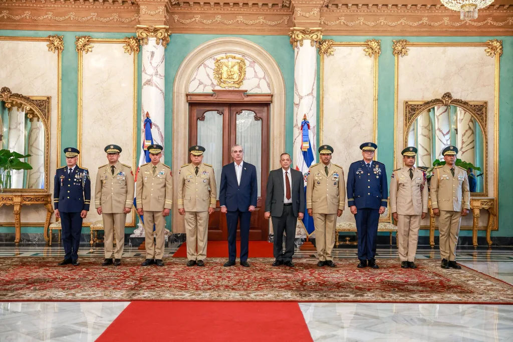 Abinader juramenta nueva cúpula militar y policial en el Palacio Nacional Abinader juramenta nueva cupula militar y policial en el Palacio Nacional1