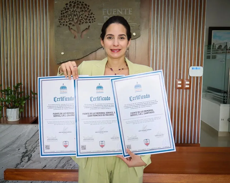 Fuente de Luz recibe certificación de cumplimiento en Seguridad y Salud en el Trabajo para sus tres parques memoriales Arlenys Nicasio Director General Fuente de Luz
