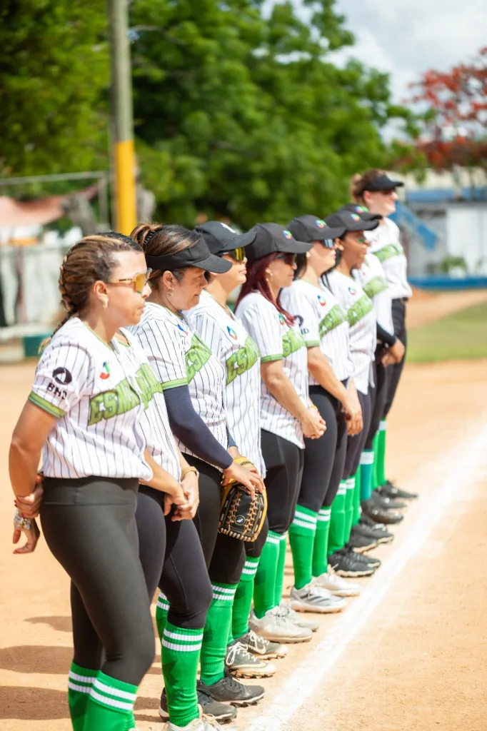 BHD dedica aniversario de su equipo de sóftbol femenino a Steven Puig por impulsar la igualdad de género BHD dedica aniversario de su equipo de softbol femenino a Steven Puig por impulsar la igualdad de genero2