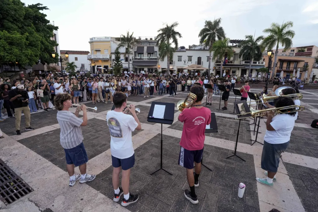Banco Popular y Fundación Sinfonía acercan la música del Carnegie Hall a la Ciudad Colonial Banco Popular y Fundacion Sinfonia acercan la musica del Carnegie Hall a la Ciudad Colonial1