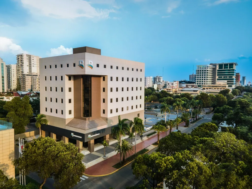 ExpoHogar 2026 supera los RD$11,247 millones en créditos aprobados Banreservas edificio santo domingo rd