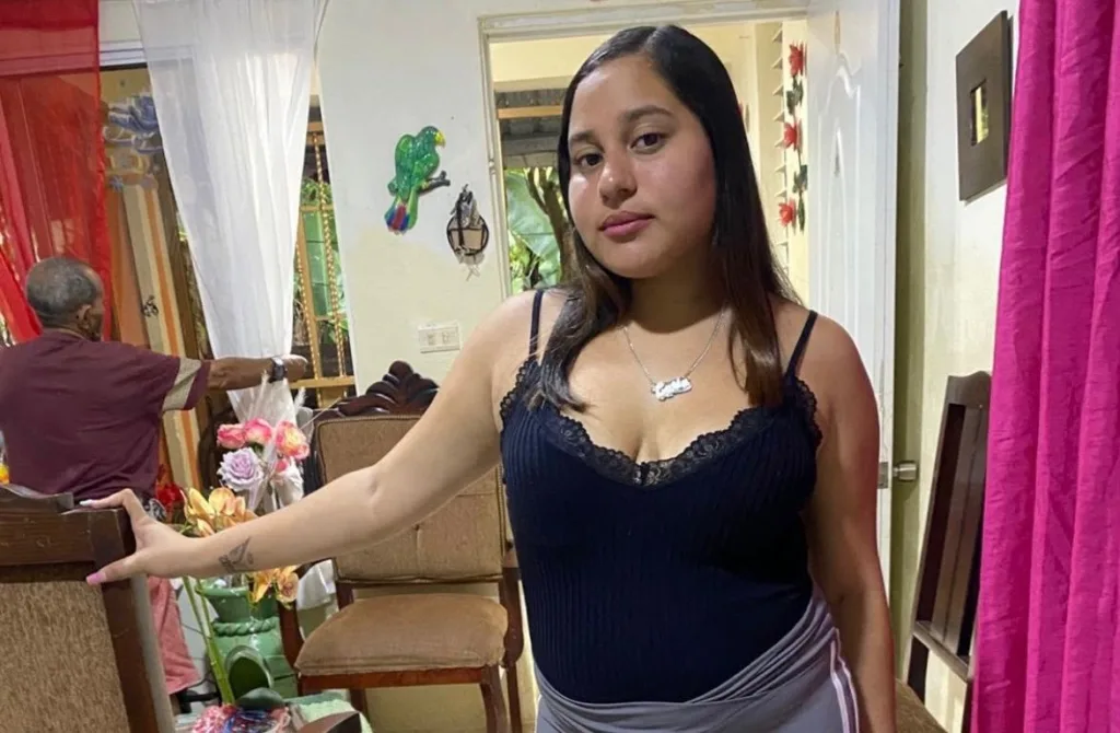Continúa la búsqueda de Carla María López, joven de 18 años desaparecida tras salir en Santiago Carla Maria Lopez joven de 18 anos desaparecida tras salir en Santiago