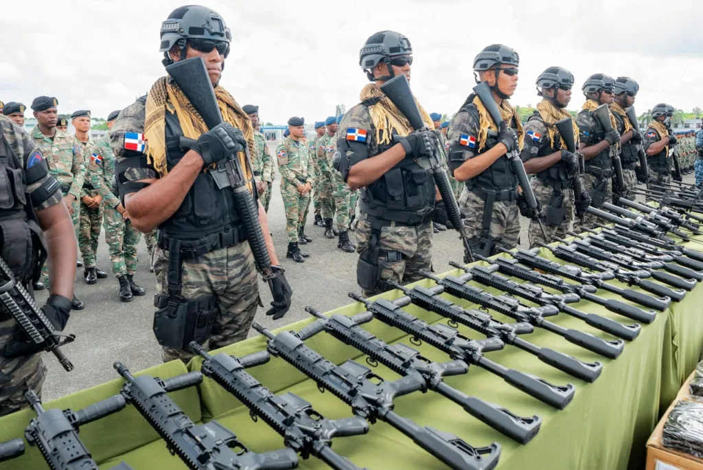 Defensa refuerza capacidad operativa de la Armada y Fuerza Aérea con nuevos equipos Defensa refuerza capacidad operativa de la Armada y Fuerza Aerea con nuevos equipos1