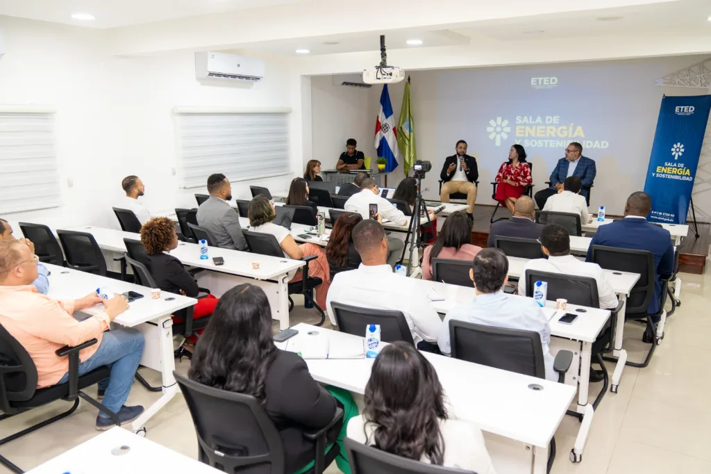 ETED presenta proyecto de almacenamiento con baterías para fortalecer el sistema eléctrico nacional ETED presenta proyecto de almacenamiento con baterias para fortalecer el sistema electrico nacional