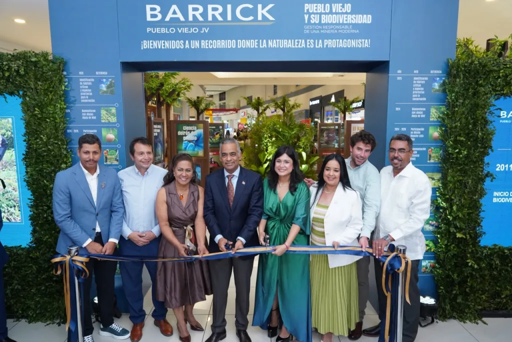 Barrick Pueblo Viejo lleva a Galería 360 una mirada científica a la biodiversidad dominicana Eli Bobadilla Carlos Sanchez Cristina Rodriguez Joel Santos Gisselle Valera Caty Diaz Tim Cribb e Isaac Luciano