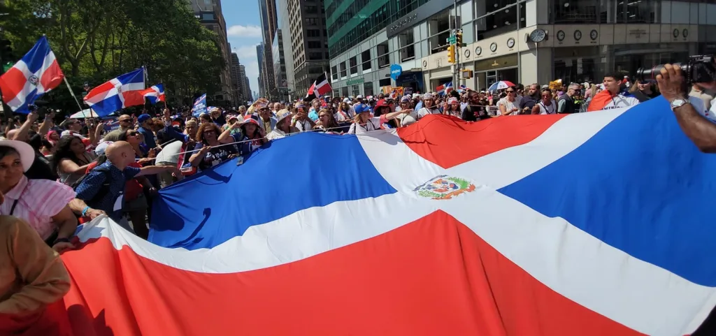 Estiman rotura de tradiciones empañaron este año lucidez desfiles dominicanos en NYC; por primera vez no asiste un cónsul de RD Estiman rotura de tradiciones empanaron este ano lucidez desfiles dominicanos en NYC por primera vez no asiste un consul de RD
