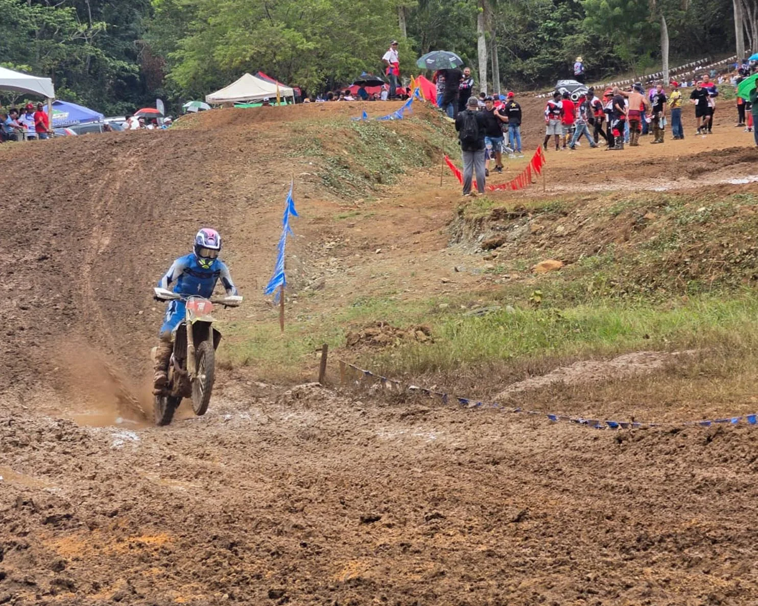 Franklin Nogueras Jr impone su dominio en el Campeonato Nacional de Motocross en La Vega Franklin Nogueras Jr impone su dominio en el Campeonato Nacional de Motocross en La Vega