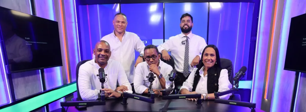 Gilbert y Más renueva su programación y estrena el espacio político “Agua y Fuego” Gilbert y Mas renueva su programacion y estrena el espacio politico Agua y Fuego e1787265141662