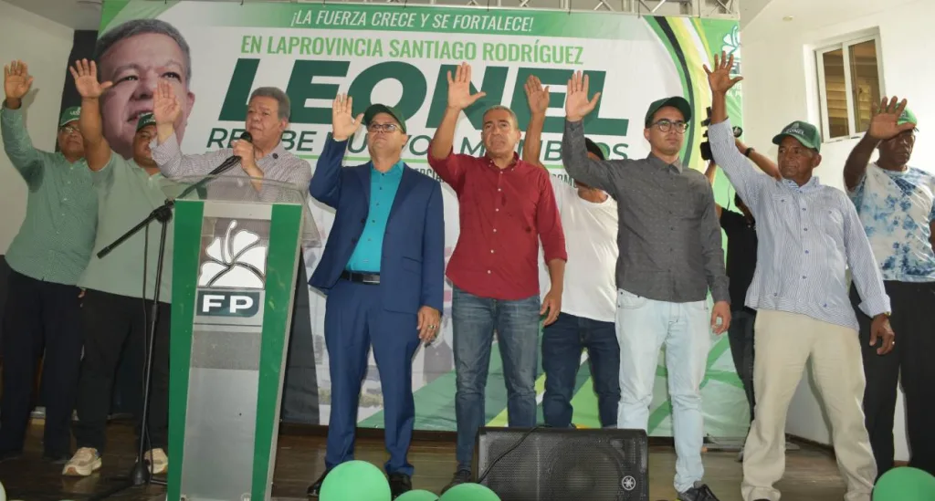 Leonel Fernández incorpora nuevos dirigentes a la Fuerza del Pueblo en Santiago Rodríguez Leonel Fernandez incorpora nuevos dirigentes a la Fuerza del Pueblo en Santiago Rodriguez