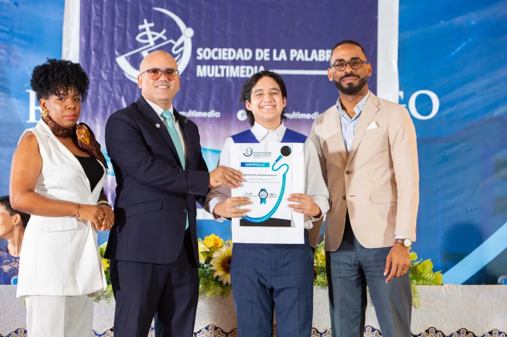 Palabra Multimedia gradua nueva generacion de comunicadores y amplia su oferta academica