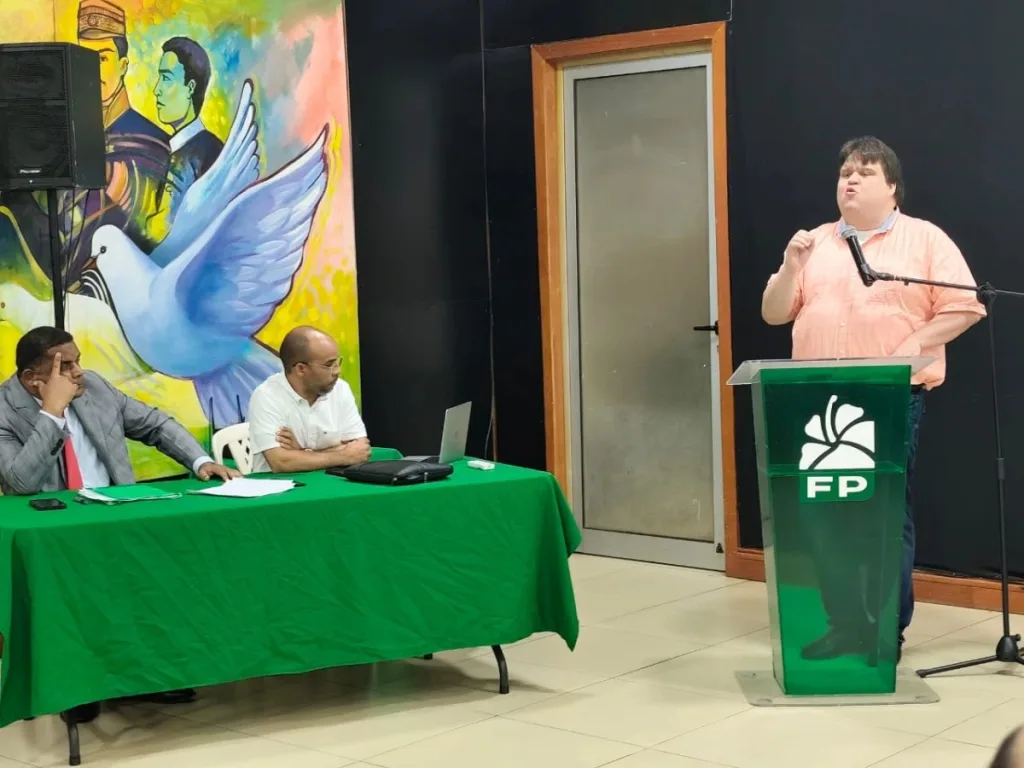 Raúl Martínez reclama investigar pérdida de recurso que compromete RD$2,693 millones del Estado Raul Martinez reclama investigar perdida de recurso que compromete RD