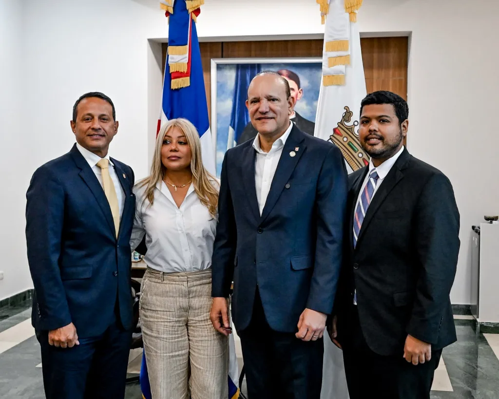 Santiago y Aguadilla avanzan hacia un hermanamiento para impulsar proyectos conjuntos Santiago y Aguadilla avanzan hacia un hermanamiento para impulsar proyectos conjuntos1