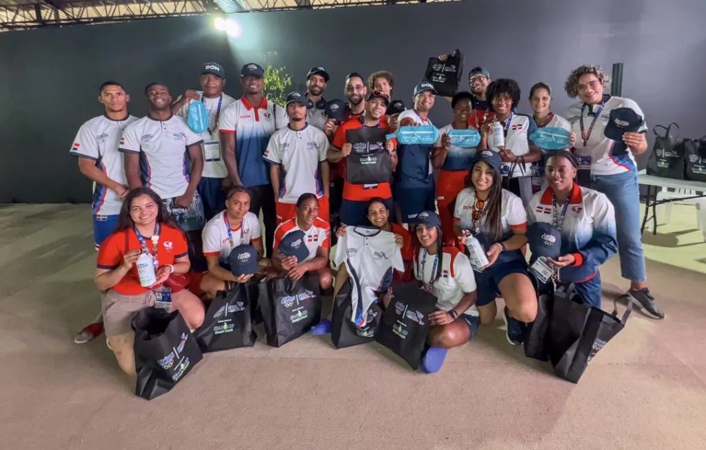 Seaboard entrega más de 700 kits a la delegación dominicana de los Juegos Centroamericanos y del Caribe Seaboard entrega mas de 700 kits a la delegacion dominicana de los Juegos Centroamericanos y del Caribe