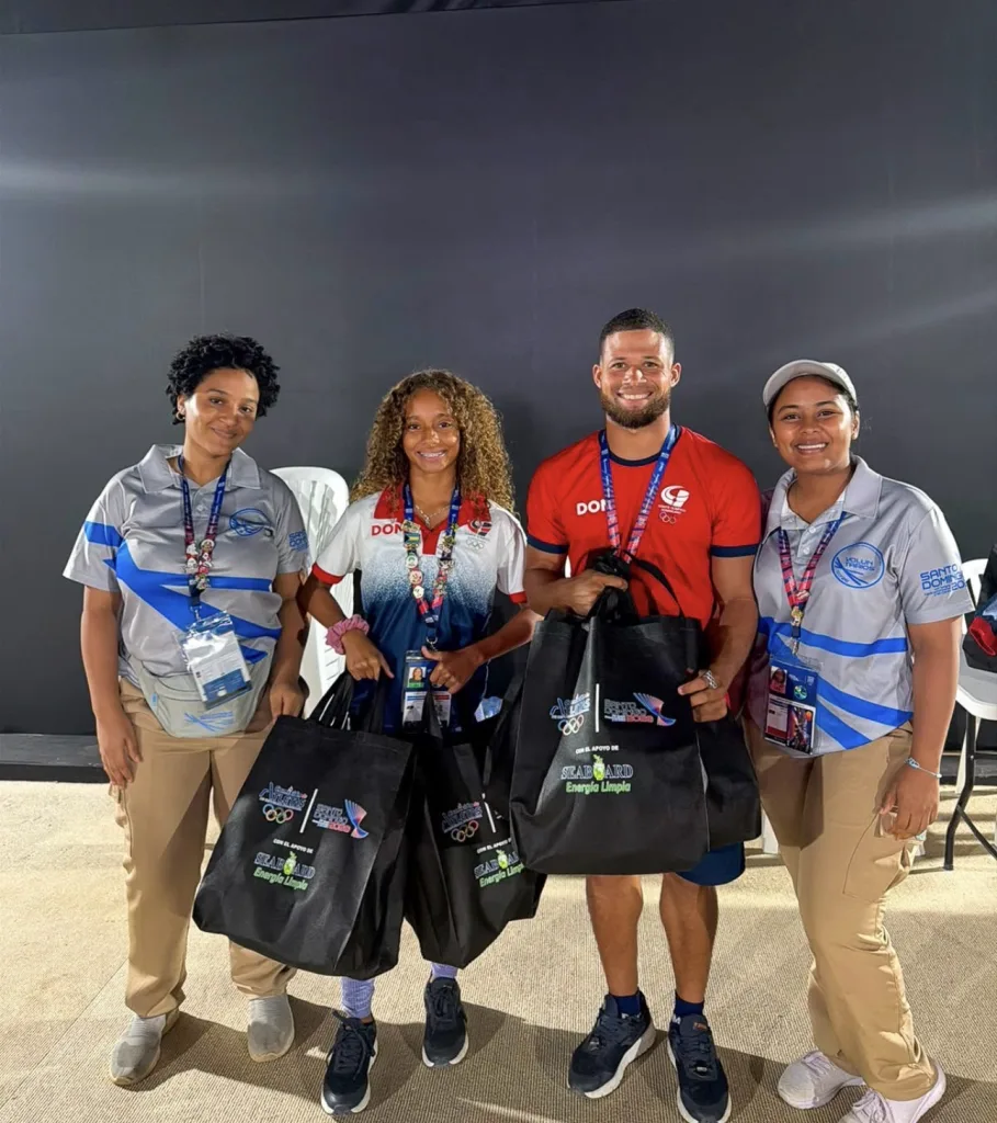 Seaboard entrega más de 700 kits a la delegación dominicana de los Juegos Centroamericanos y del Caribe Seaboard entrega mas de 700 kits a la delegacion dominicana de los Juegos Centroamericanos y del Caribe4