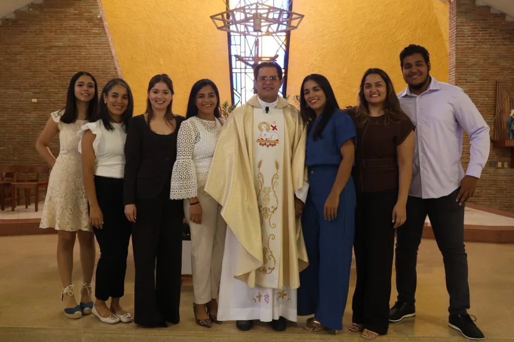 Secilio Espinal conmemora 25 años de vida sacerdotal con misa de acción de gracias Secilio Espinal conmemora 25 anos de vida sacerdotal con misa de accion de gracias